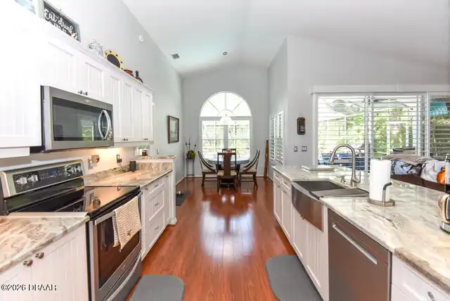 Listing Photo 10