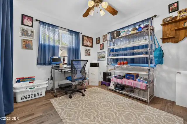 Listing Photo 10