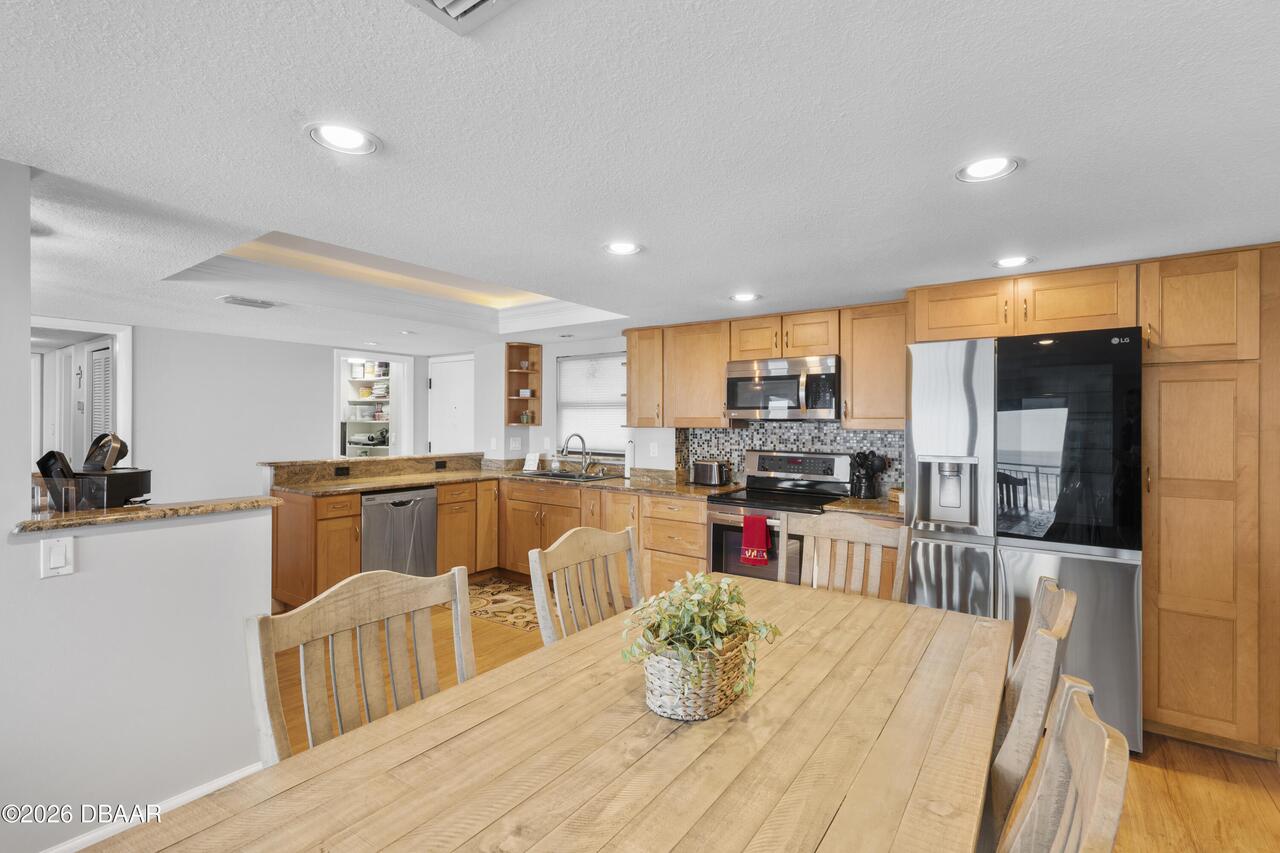 Listing Photo 12