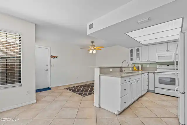 Listing Photo 12