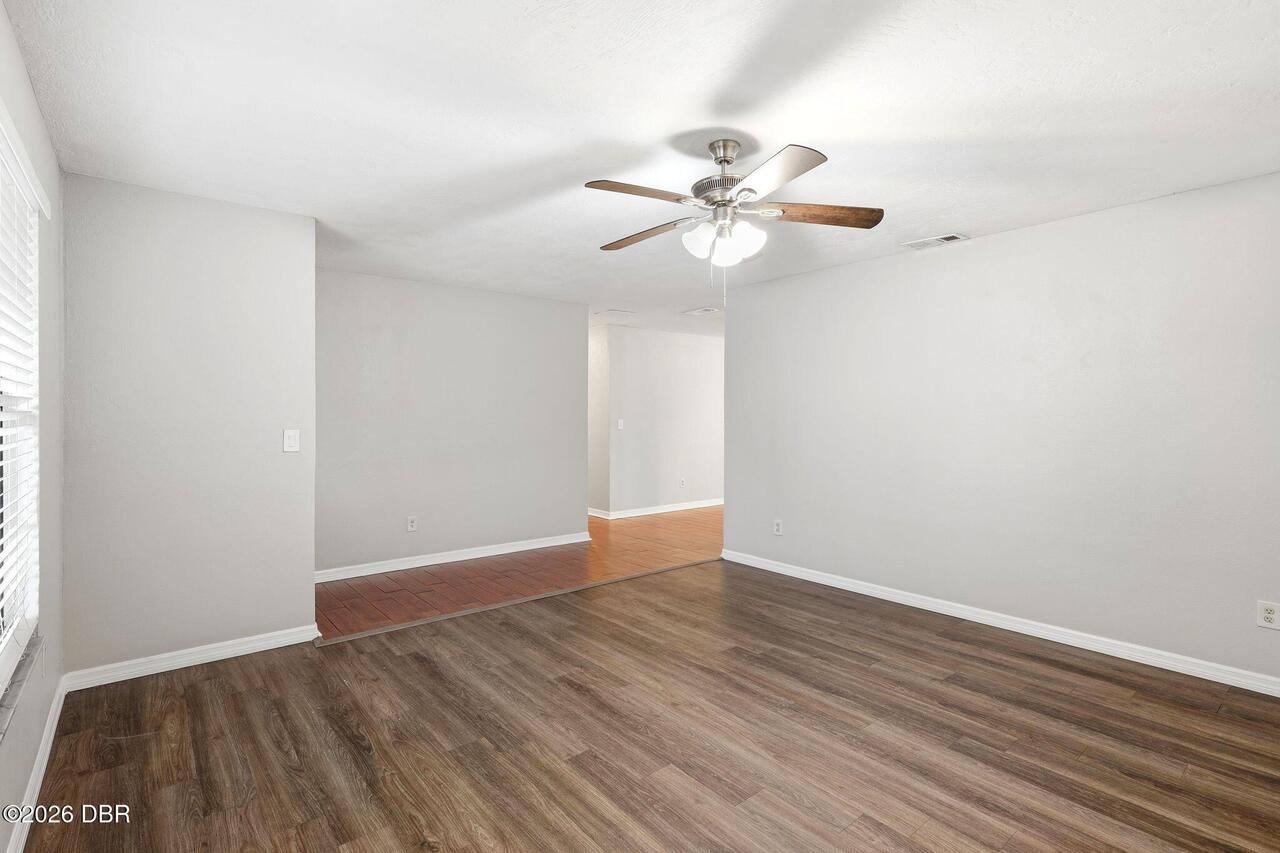 Listing Photo 9