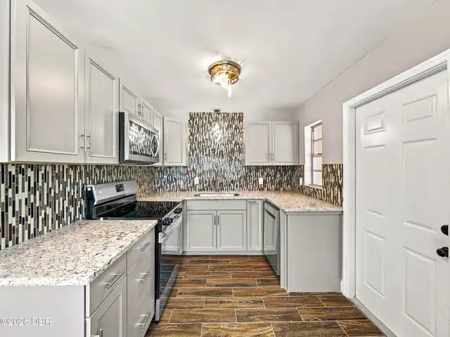 Listing Photo 11