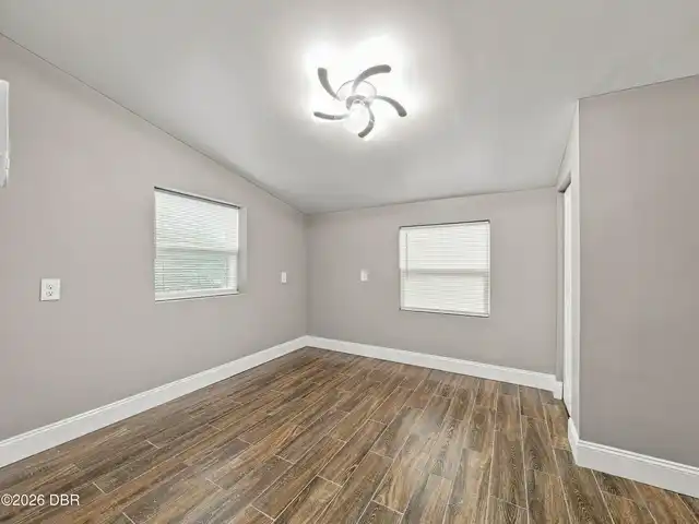 Listing Photo 24