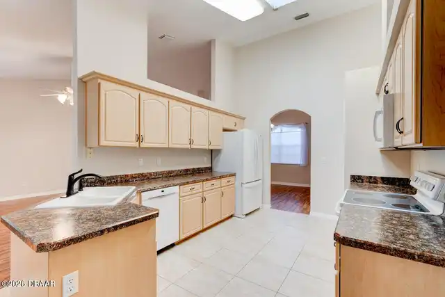 Listing Photo 9