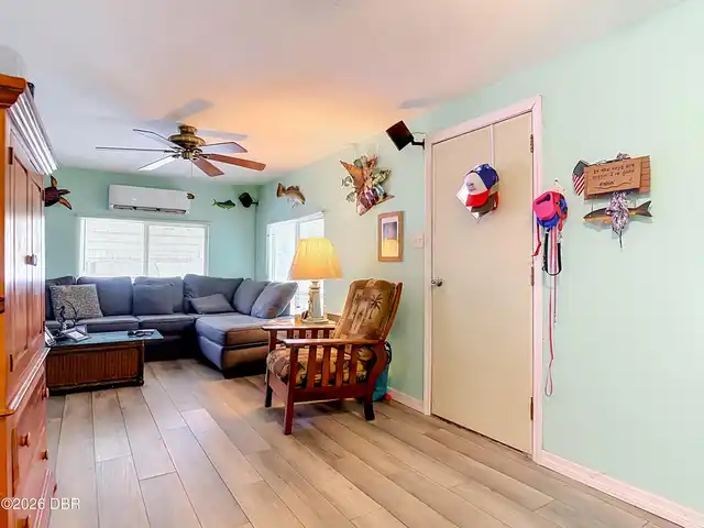 Listing Photo 6