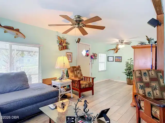 Listing Photo 10