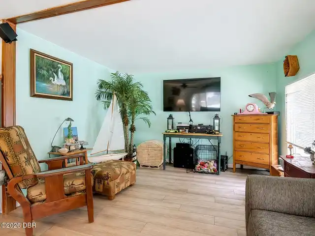 Listing Photo 7