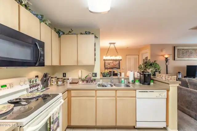 Listing Photo 10