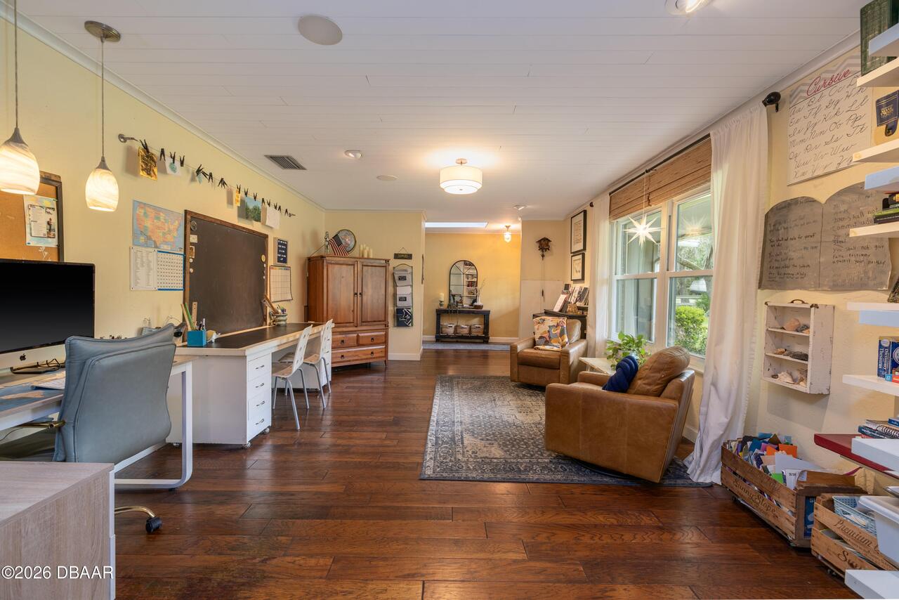 Listing Photo 8