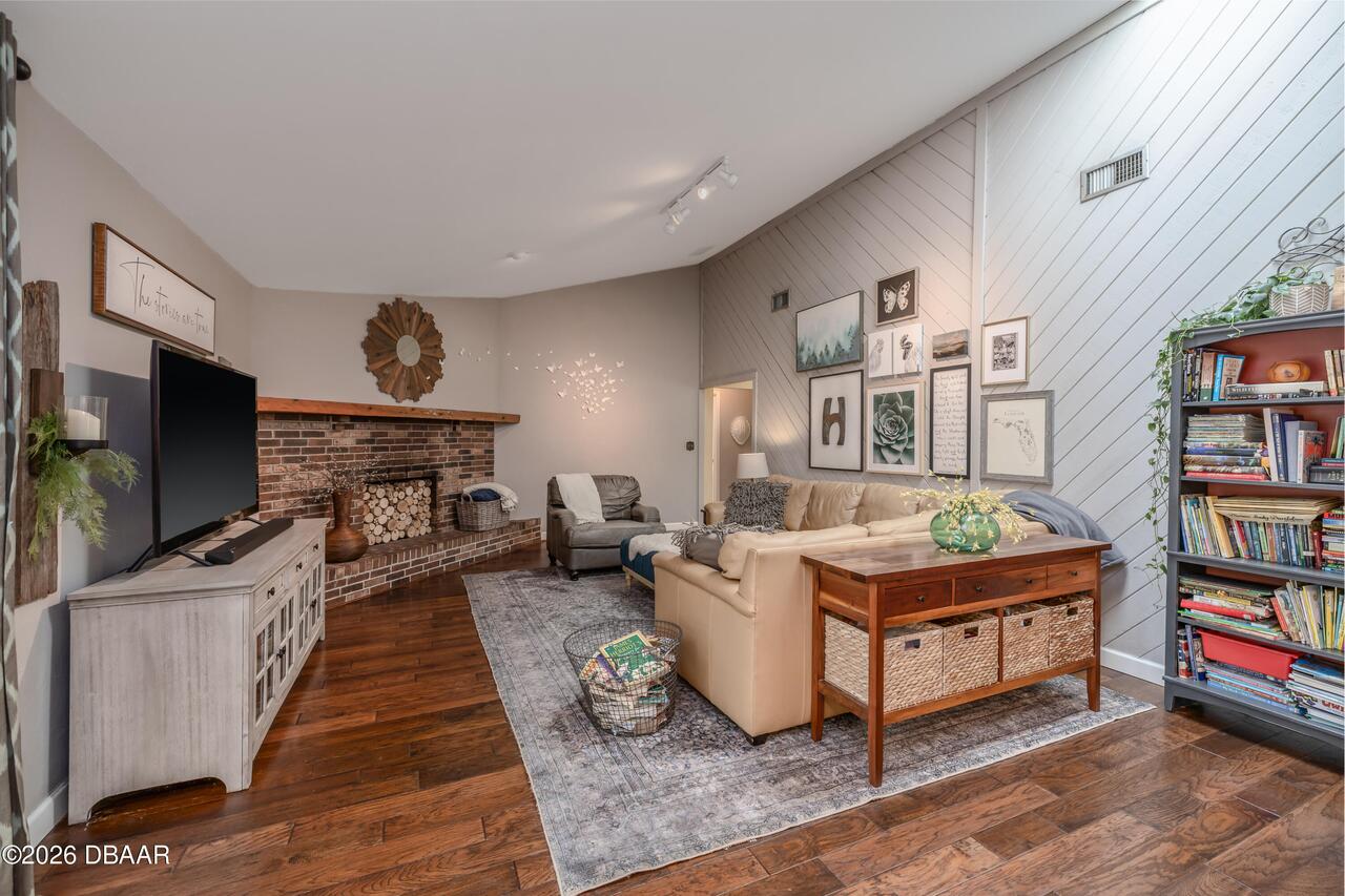 Listing Photo 15