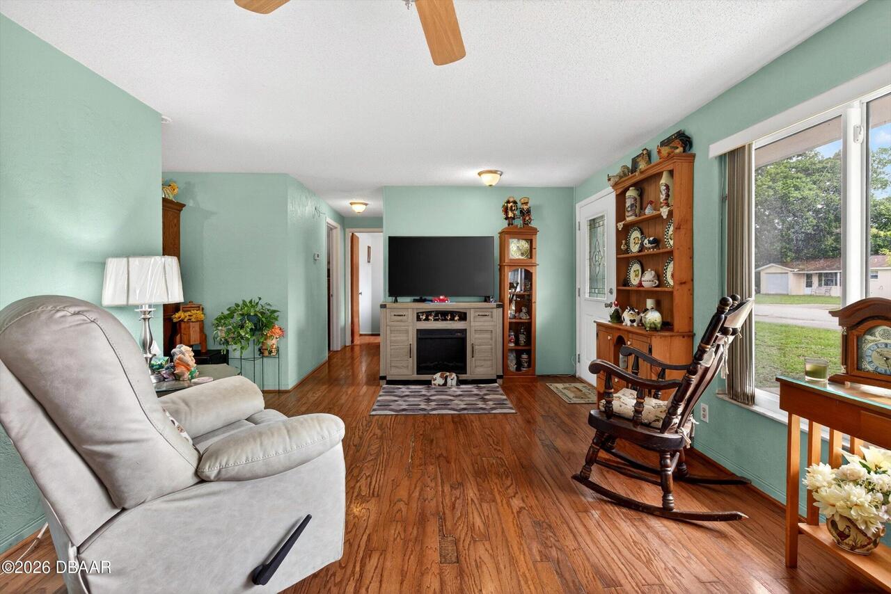Listing Photo 5