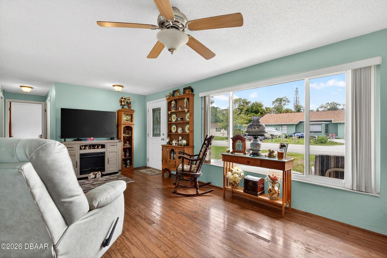 Listing Photo 6