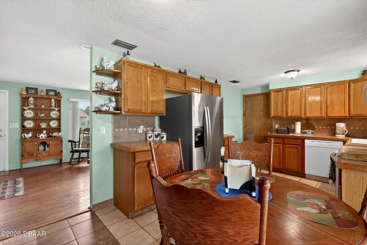 Listing Photo 10