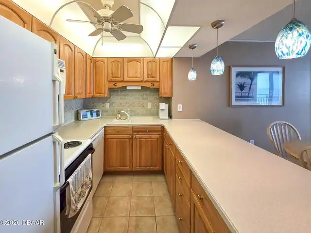 Listing Photo 8