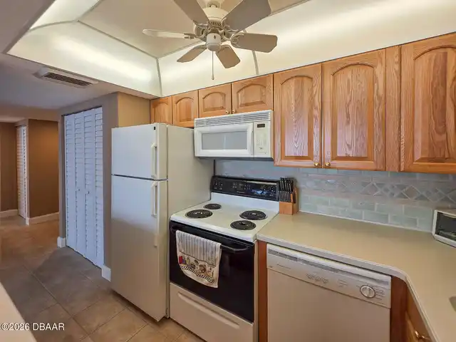 Listing Photo 9