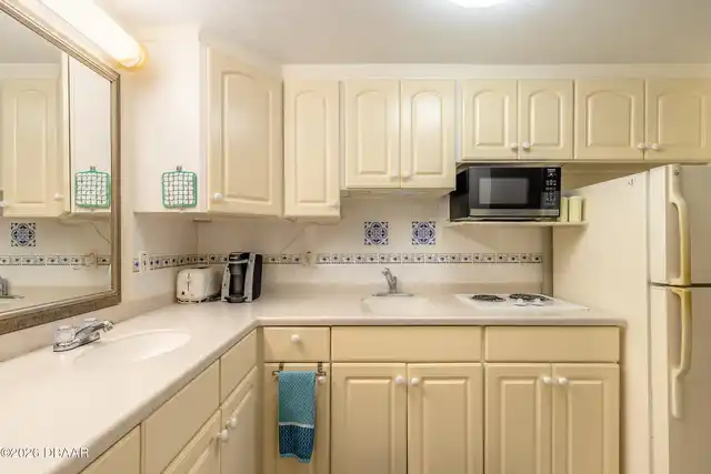Listing Photo 11