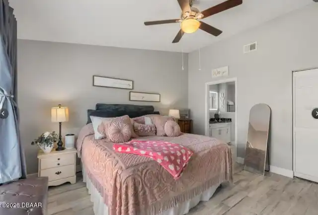 Listing Photo 12