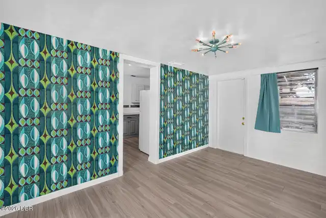 Listing Photo 18