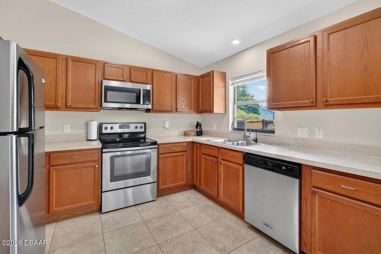 Listing Photo 12