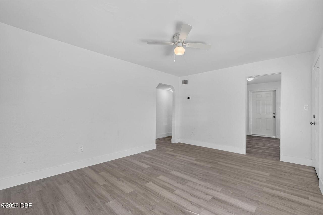 Listing Photo 9