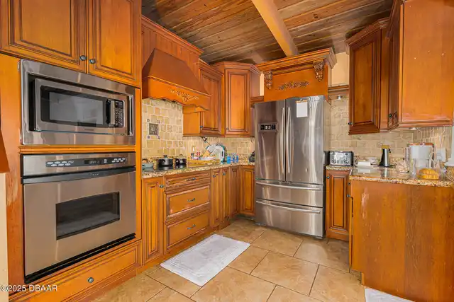 Listing Photo 11