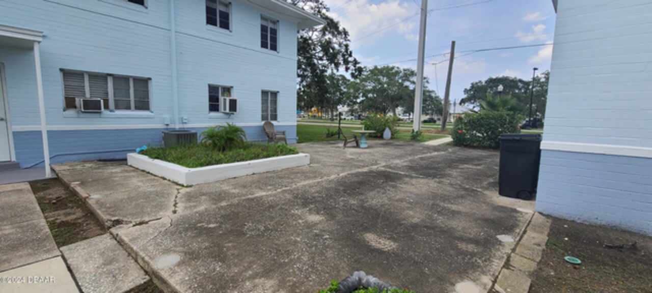 Listing Photo 8