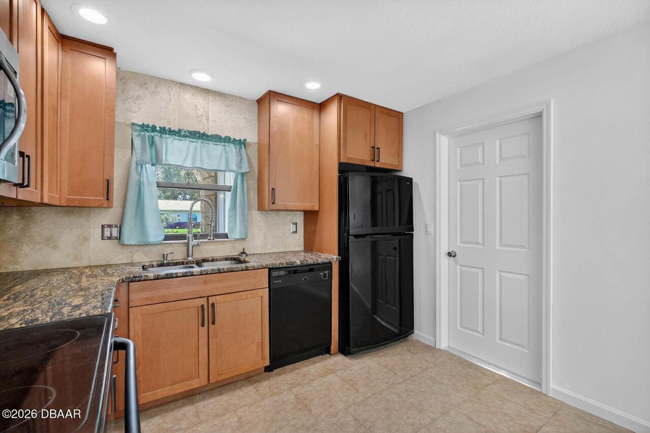 Listing Photo 9
