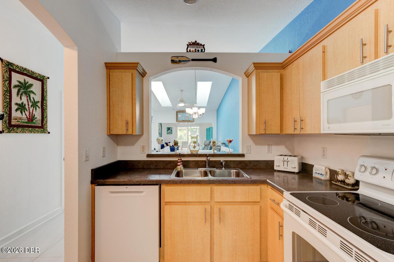 Listing Photo 12