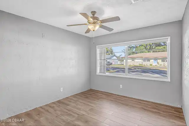 Listing Photo 16