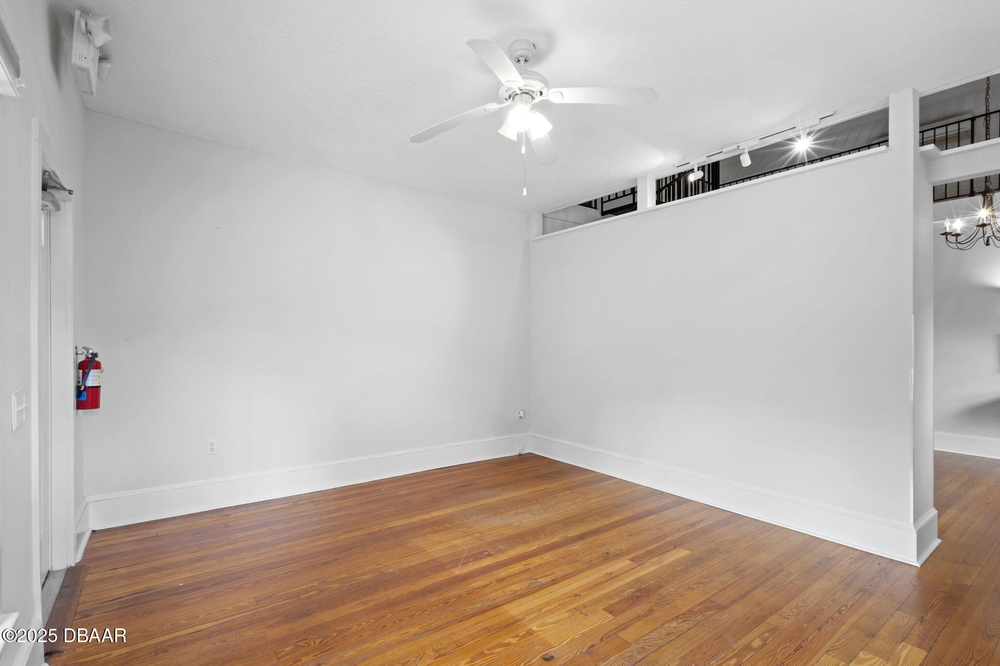 Listing Photo 9