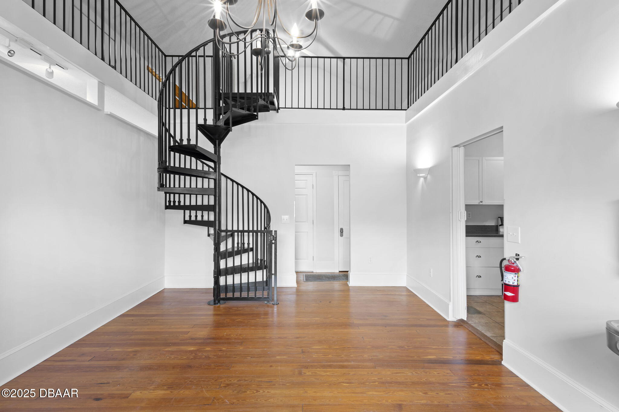 Listing Photo 11