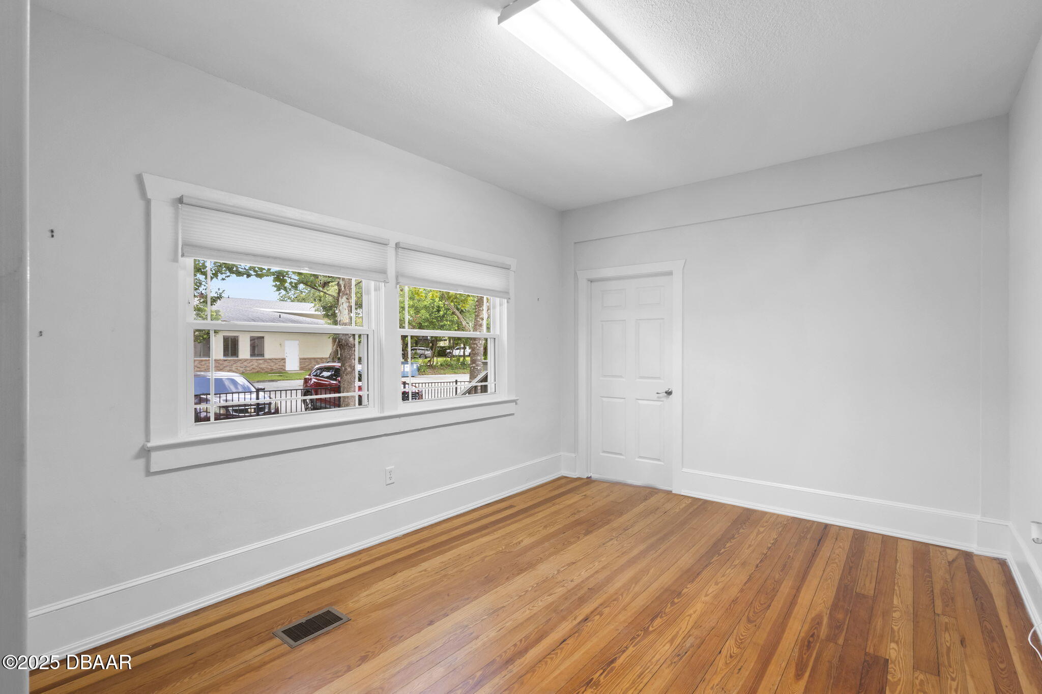 Listing Photo 14