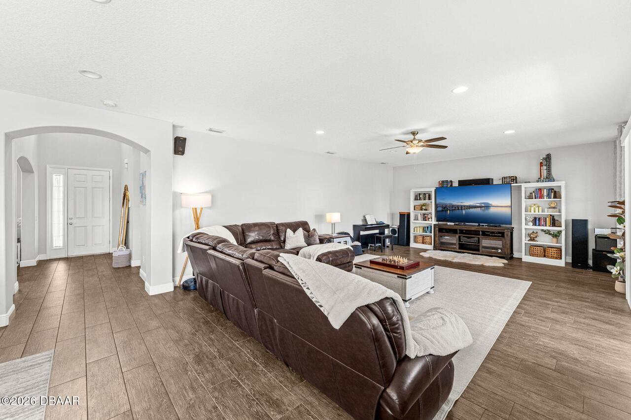 Listing Photo 17