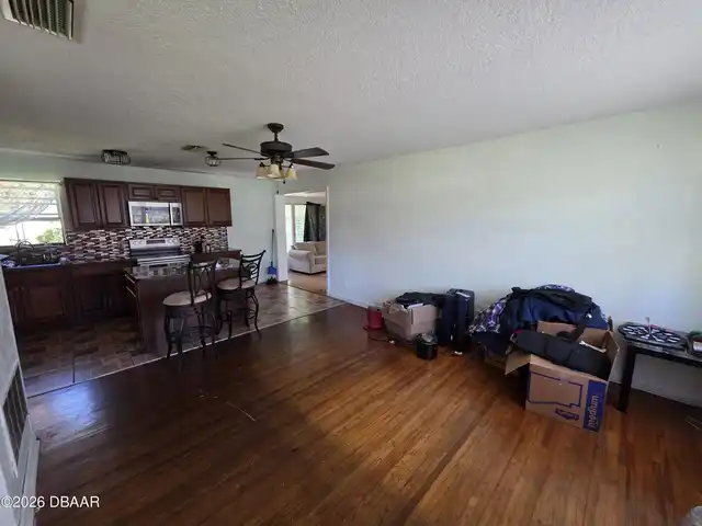 Listing Photo 7