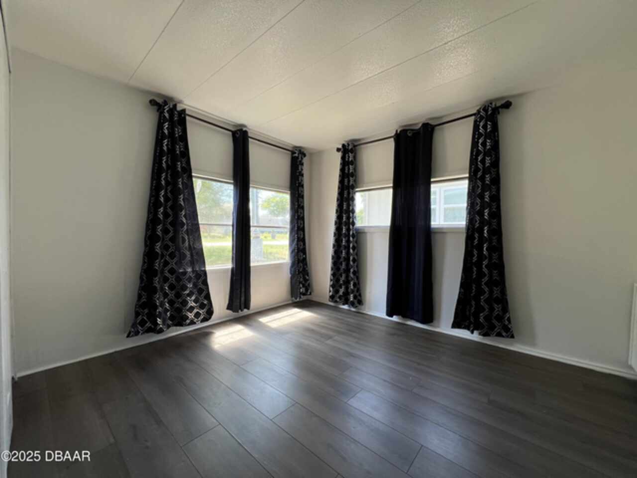 Listing Photo 11