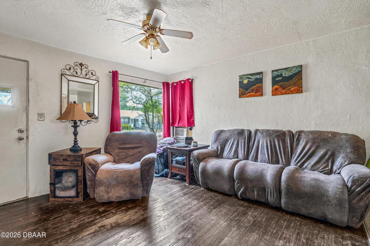 Listing Photo 6