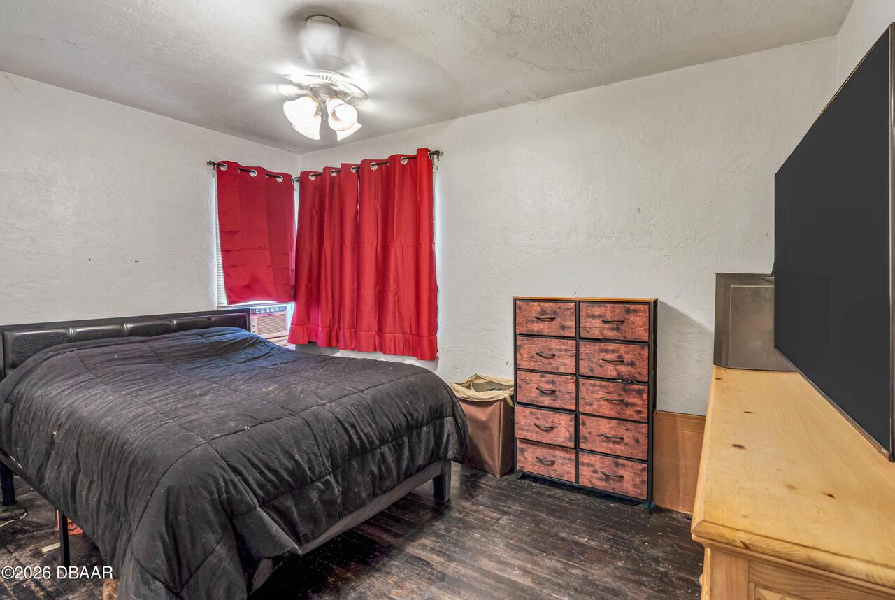 Listing Photo 12