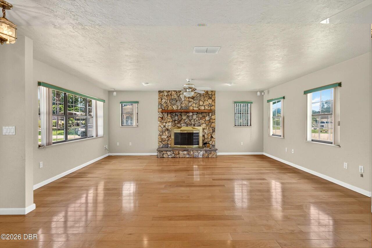 Listing Photo 25