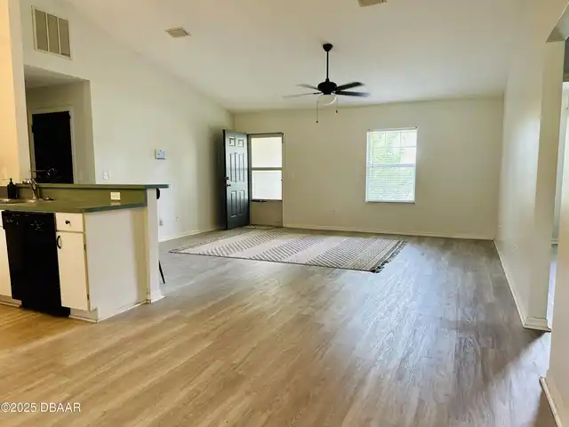 Listing Photo 7