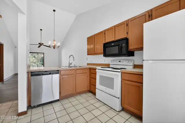 Listing Photo 7