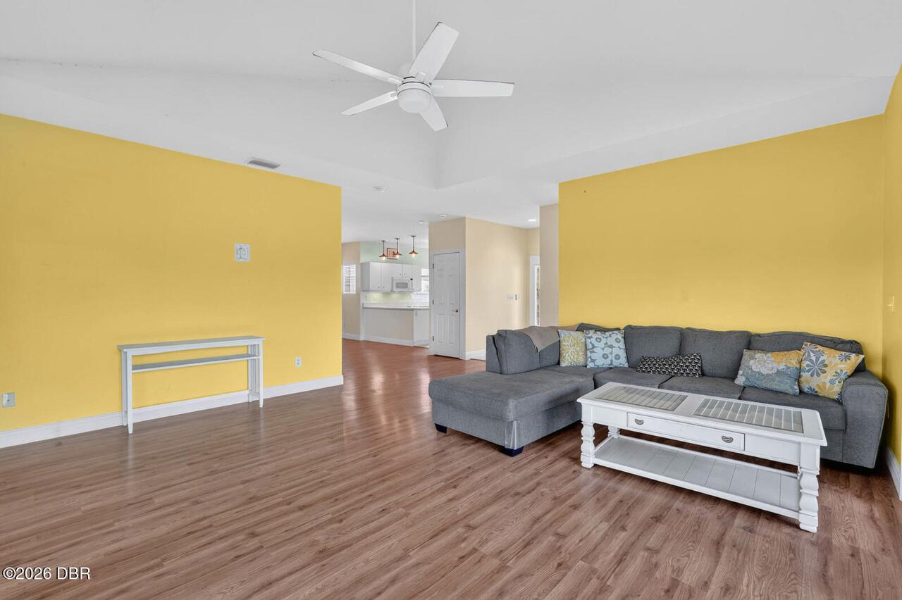 Listing Photo 14