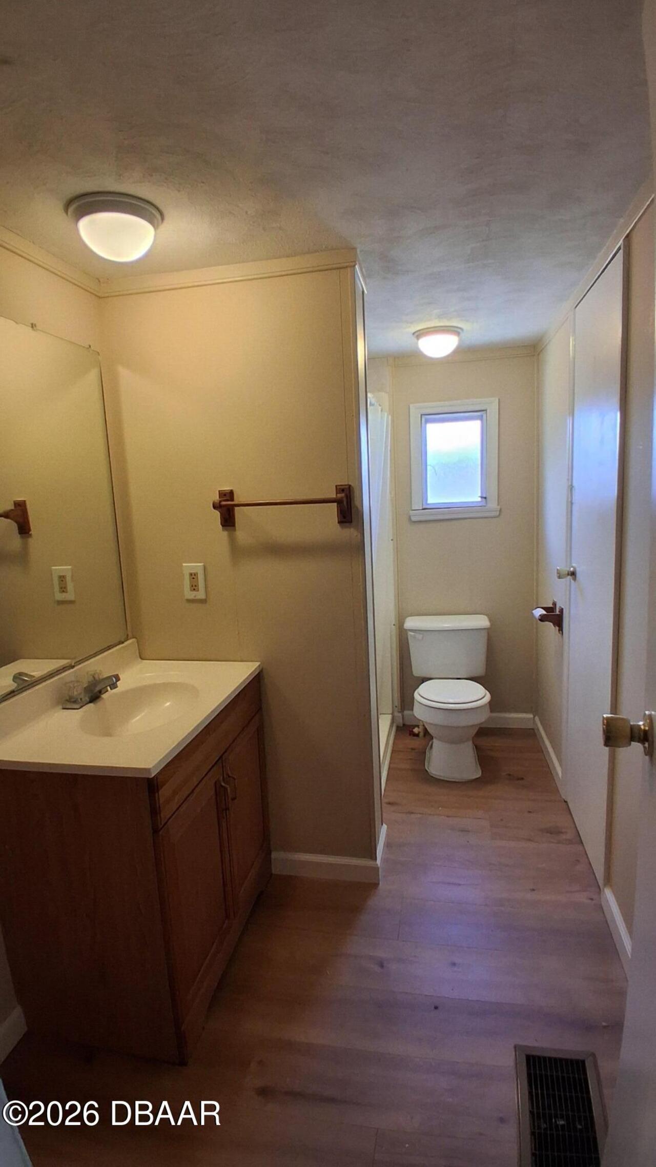 Listing Photo 12
