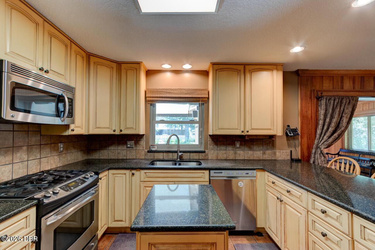 Listing Photo 18