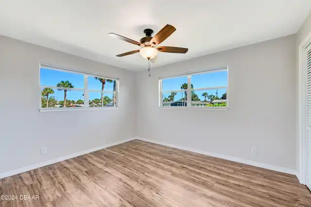 Listing Photo 9