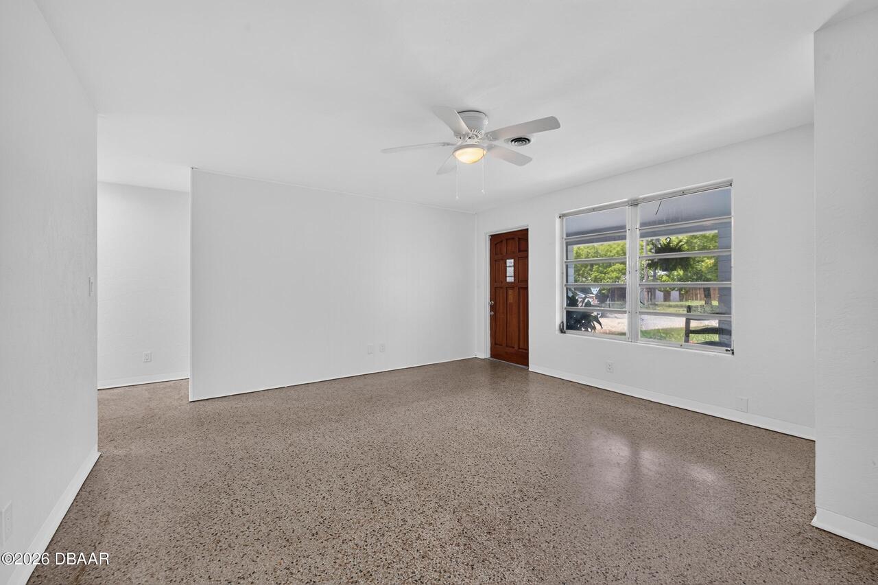 Listing Photo 12
