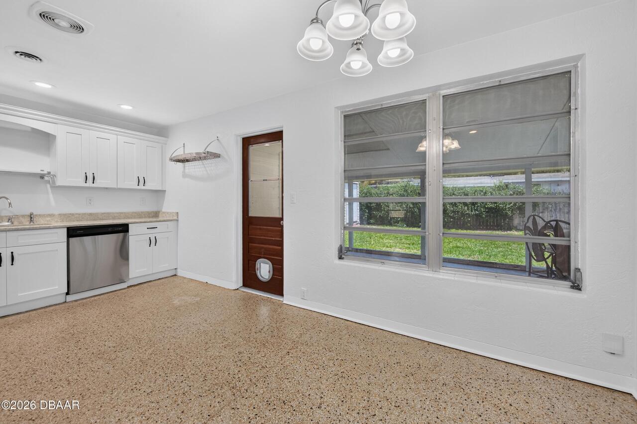 Listing Photo 14