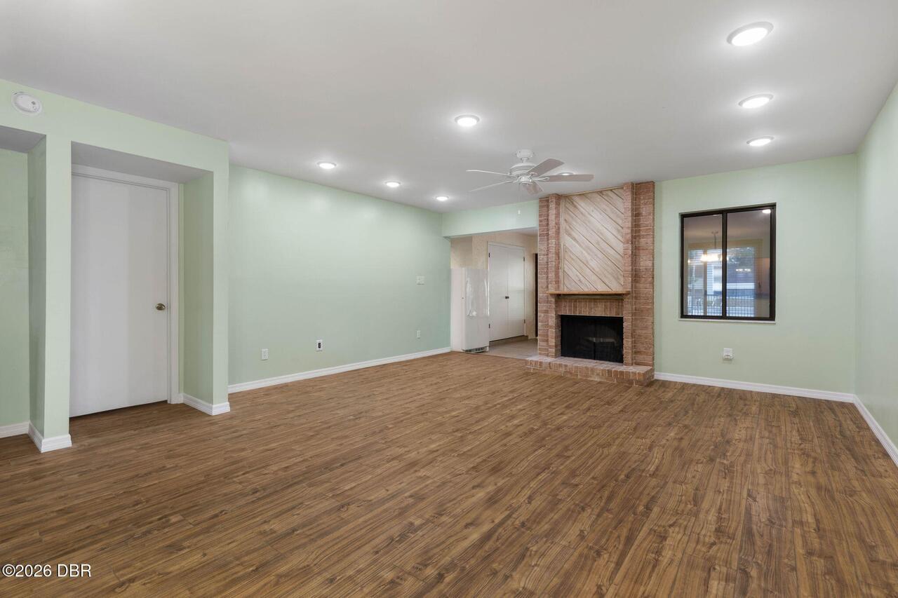 Listing Photo 8