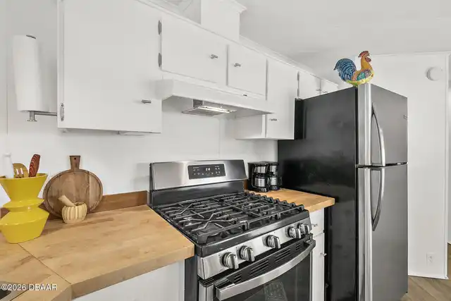 Listing Photo 8