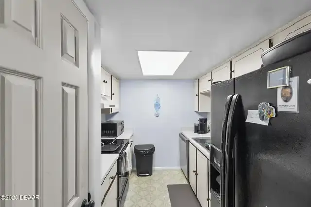Listing Photo 9