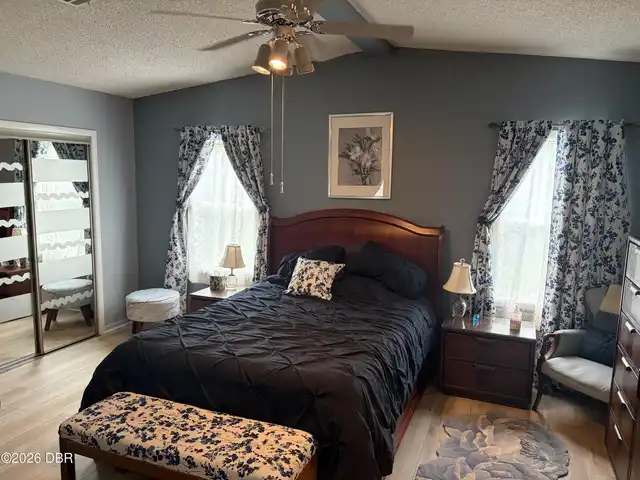 Listing Photo 9